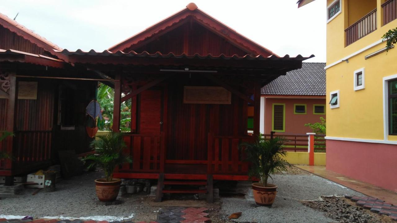 Chalet Kb Wakaf Kayu Kota Bharu Exterior photo
