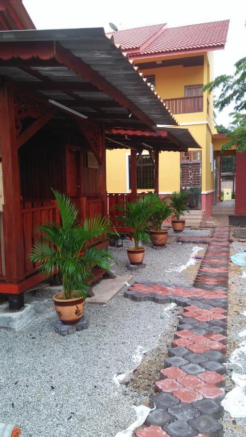 Chalet Kb Wakaf Kayu Kota Bharu Exterior photo