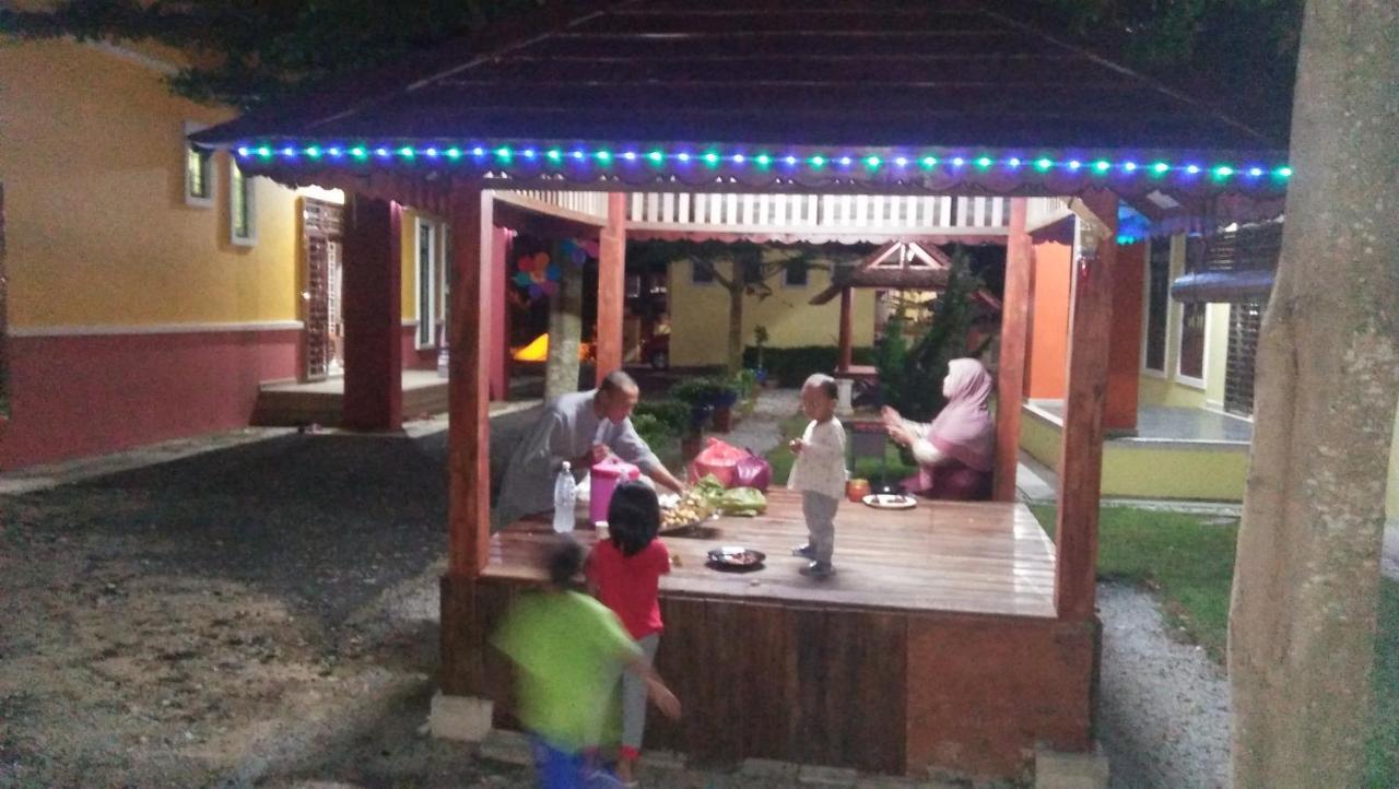 Chalet Kb Wakaf Kayu Kota Bharu Exterior photo